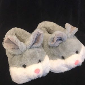Super cute & adorable stuffed plush bunny rabbit slippers great for Easter NWOT